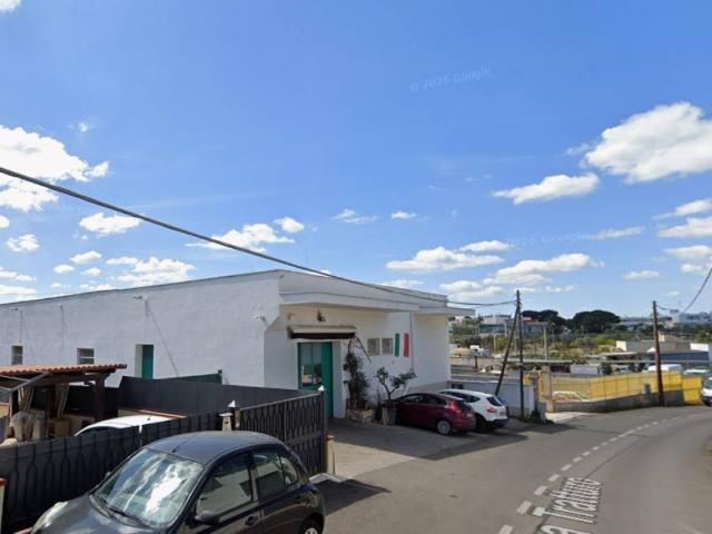 Locale Commerciale in vendita a Puglia, Bari