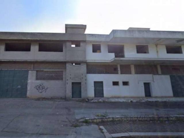 Locale Commerciale in vendita a Puglia, Bari