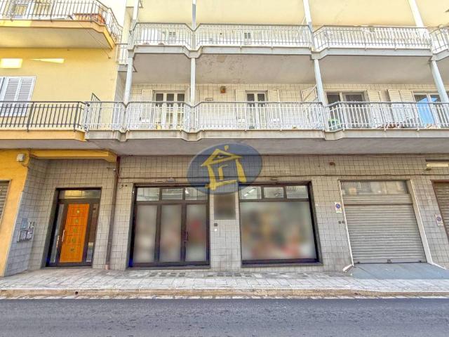 Locale Commerciale in vendita a Castellana Grotte, Bari