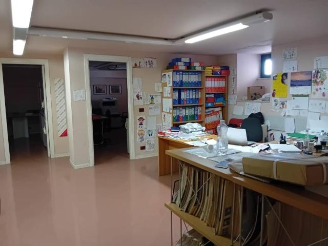 Locale Commerciale in vendita a Puglia, Bari