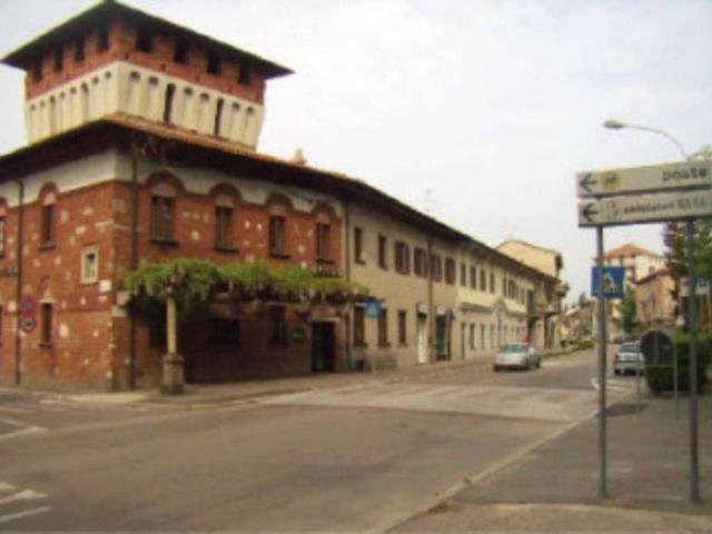 Locale Commerciale in vendita a Castegnate, Castellanza