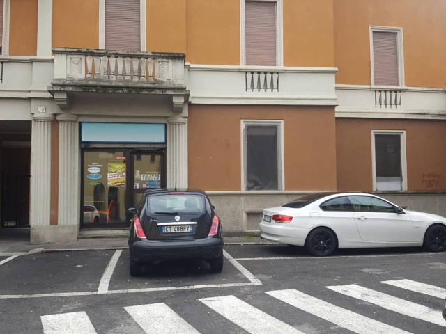 Locale Commerciale in vendita a Castegnate, Castellanza