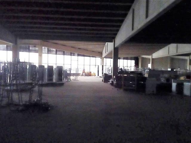 Locale Commerciale in vendita a Castellanza, Varese