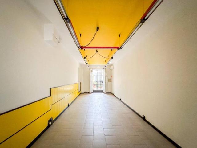 Locale Commerciale in vendita a Castelleone, Lombardia