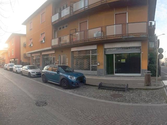 Locale Commerciale in vendita a Castelli Calepio, Lombardia