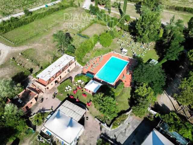 Locale Commerciale in vendita a Castellina In Chianti, Toscana