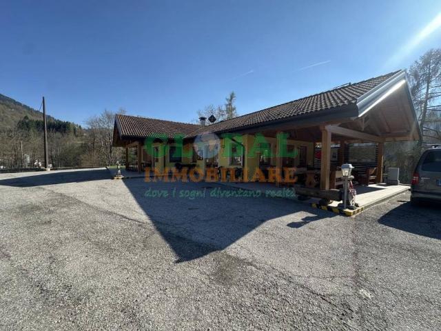 Locale Commerciale in vendita a Comunità Valsugana e Tesino, Castello Tesino