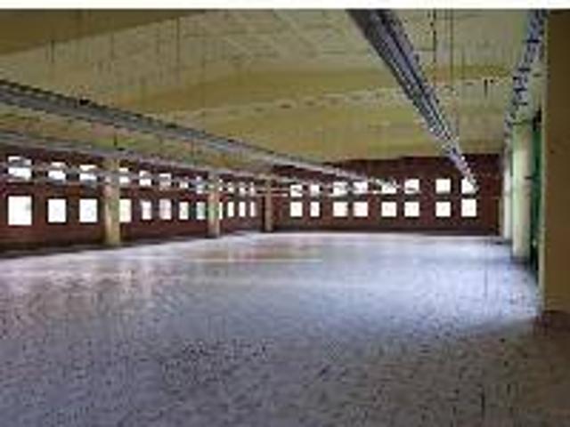 Locale Commerciale in vendita a Castelmarte, Lombardia