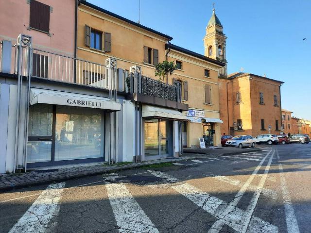 Locale Commerciale in vendita a Terra di Mezzo, Re