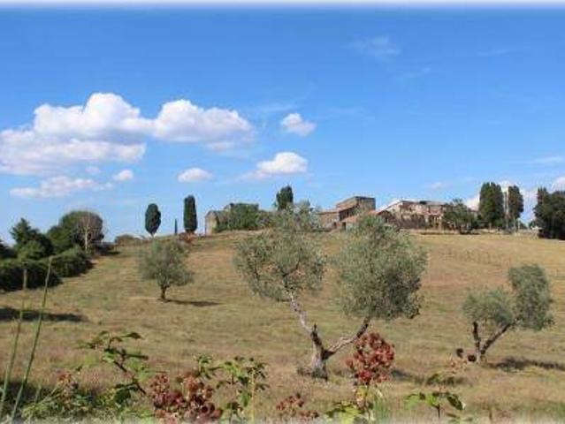 Locale Commerciale in vendita a Castelnuovo Val Di Cecina, Toscana