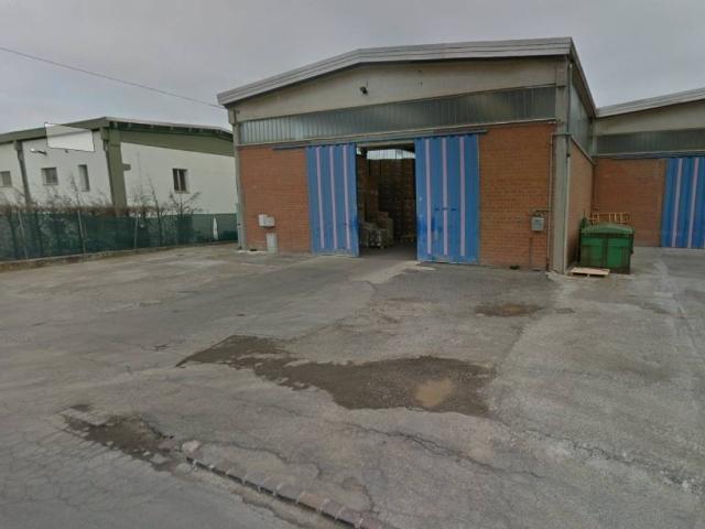 Locale Commerciale in vendita a Unione di comuni Terre di Castelli, Castelnuovo Rangone