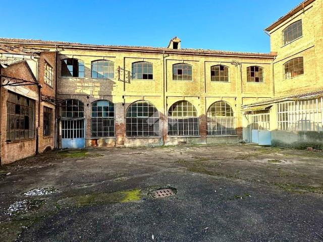 Locale Commerciale in vendita a Piemonte, Alessandria
