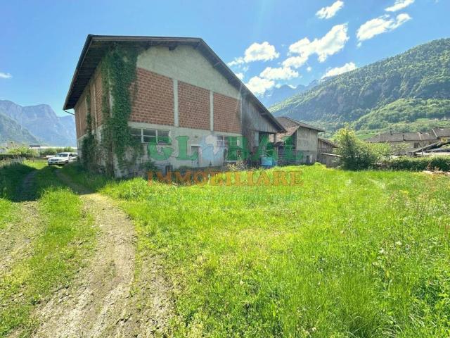 Locale Commerciale in vendita a Comunità Valsugana e Tesino, Castelnuovo Valsugana