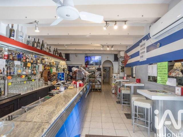 Locale Commerciale in vendita a Macine, Marche