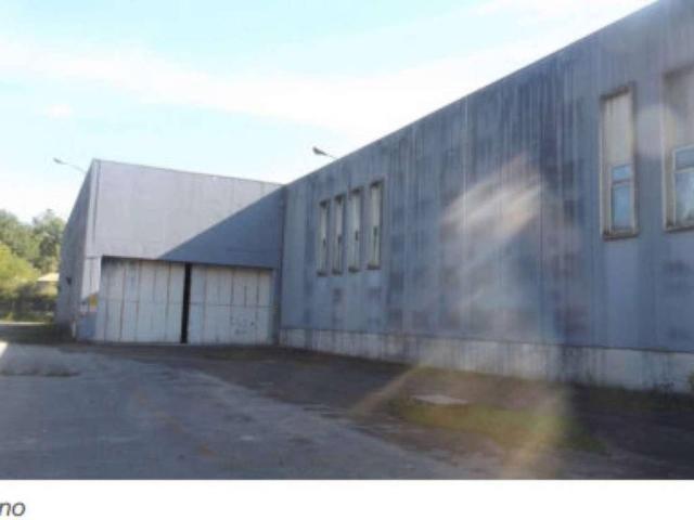 Locale Commerciale in vendita a Marche, Macerata