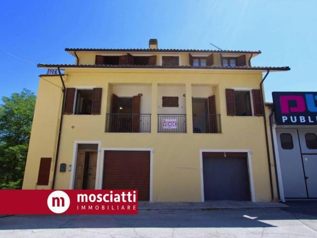 Locale Commerciale in vendita a Marche, Macerata