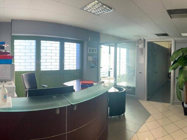 Locale Commerciale in vendita a Castelverde, Lombardia
