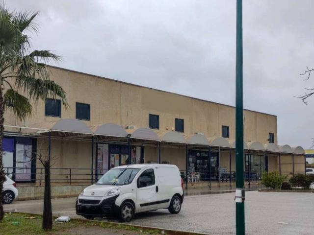 Locale Commerciale in vendita a Castelvetrano, Sicilia