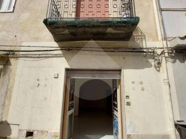 Locale Commerciale in vendita a Quartiere San Niccolò, Castelvetrano