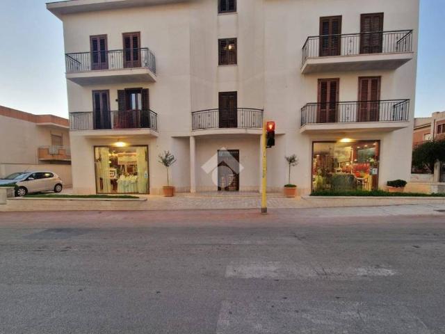 Locale Commerciale in vendita a Castelvetrano, Sicilia