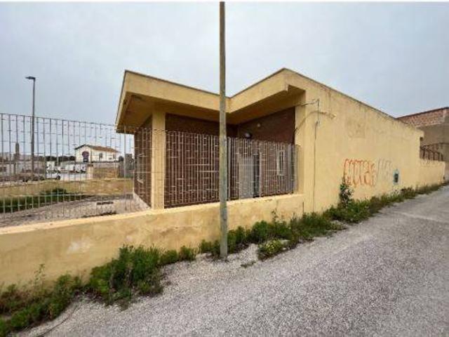 Locale Commerciale in vendita a Castelvetrano, Sicilia