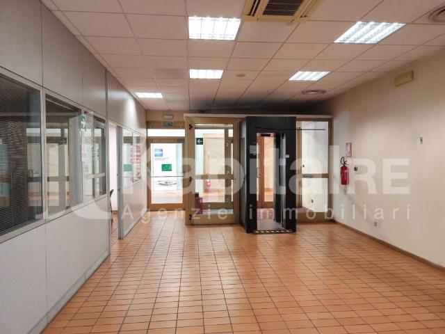 Locale Commerciale in vendita a Castenaso, Reggio Emilia