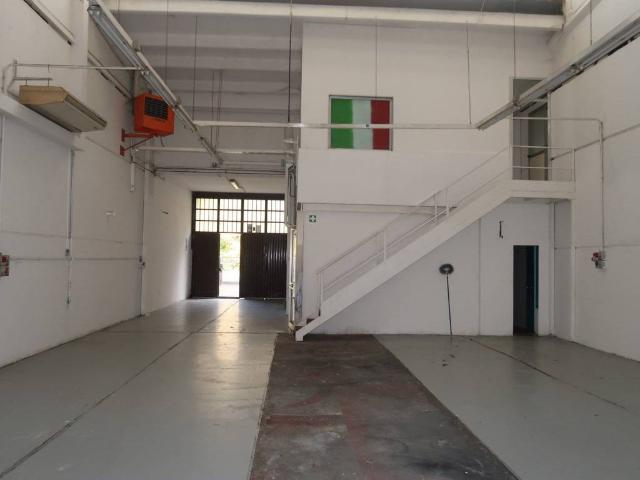 Locale Commerciale in vendita a Villanova di Castenaso, Castenaso