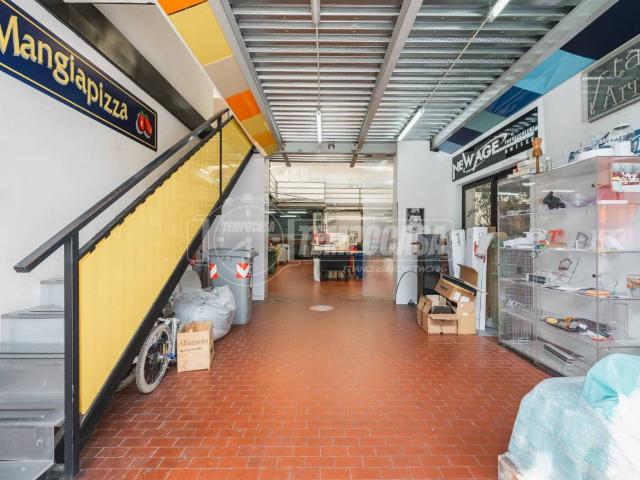 Locale Commerciale in vendita a Castenaso, Reggio Emilia