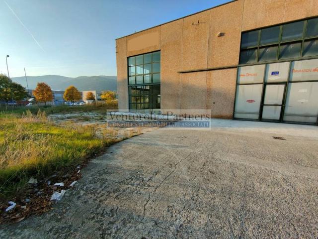 Locale Commerciale in vendita a Castenedolo, Lombardia