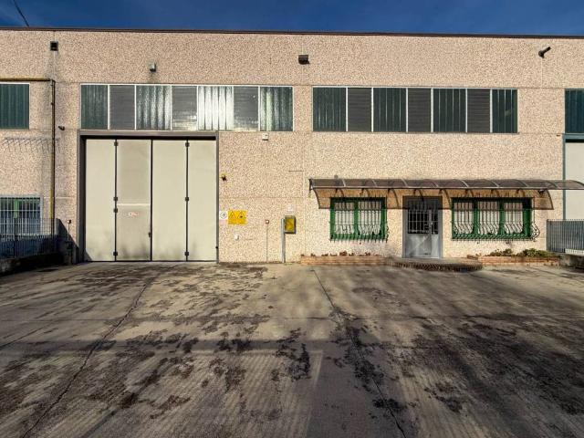 Locale Commerciale in vendita a Castenedolo, Lombardia