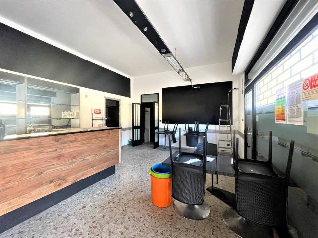 Locale Commerciale in vendita a Capodimonte, Castenedolo