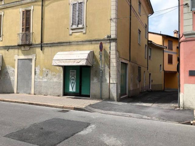 Locale Commerciale in vendita a Castiglione D'adda, Lombardia