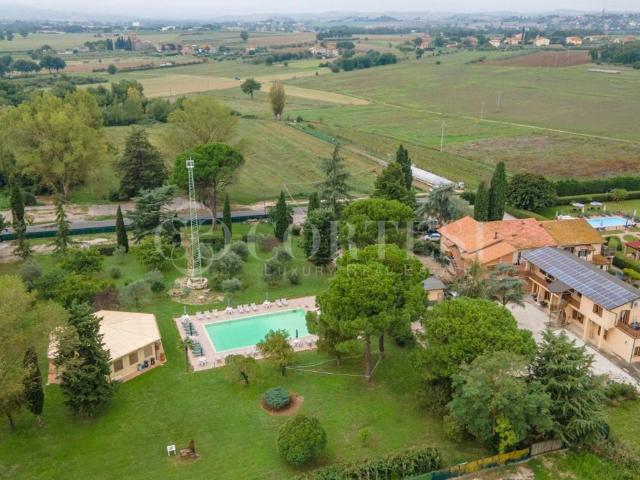 Locale Commerciale in vendita a Gioiella, Umbria
