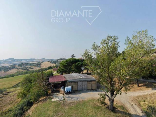 Locale Commerciale in vendita a Gioiella, Umbria