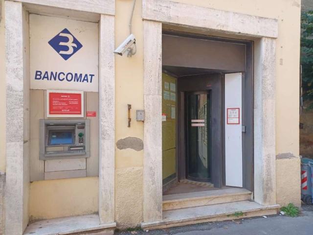 Locale Commerciale in vendita a Gioiella, Umbria