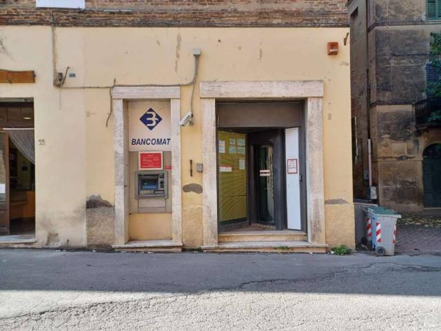 Locale Commerciale in vendita a Gioiella, Umbria