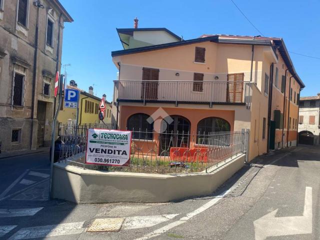 Locale Commerciale in vendita a Castiglione Delle Stiviere, Lombardia