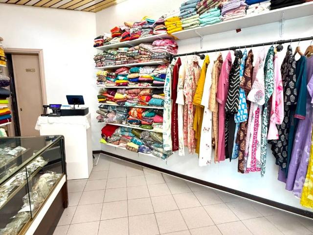 Locale Commerciale in vendita a Castiglione delle Stiviere, Mantova