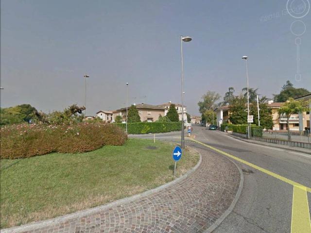 Locale Commerciale in vendita a Castiglione Delle Stiviere, Lombardia