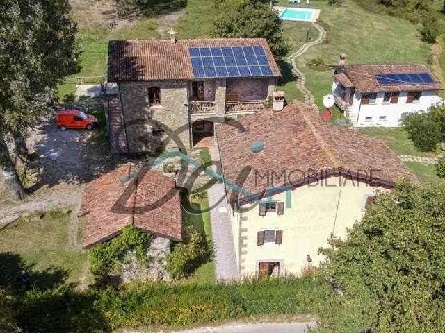 Locale Commerciale in vendita a Unione Comuni Garfagnana, Castiglione Di Garfagnana