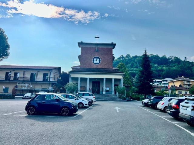 Locale Commerciale in vendita a Castiglione Torinese, Piemonte