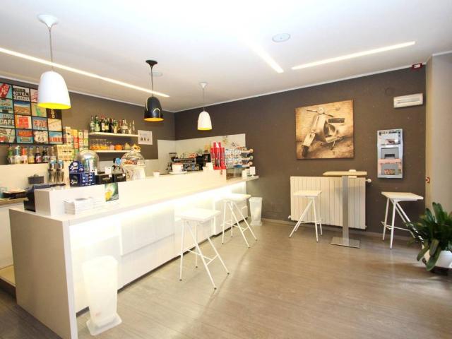 Locale Commerciale in vendita a Castione Della Presolana, Lombardia