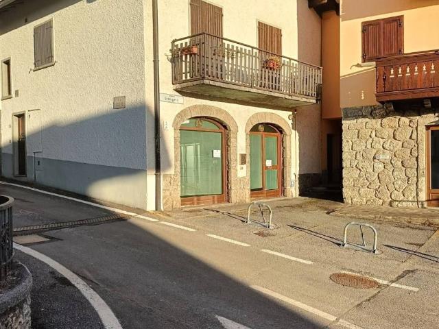 Locale Commerciale in vendita a Dorga, Castione Della Presolana
