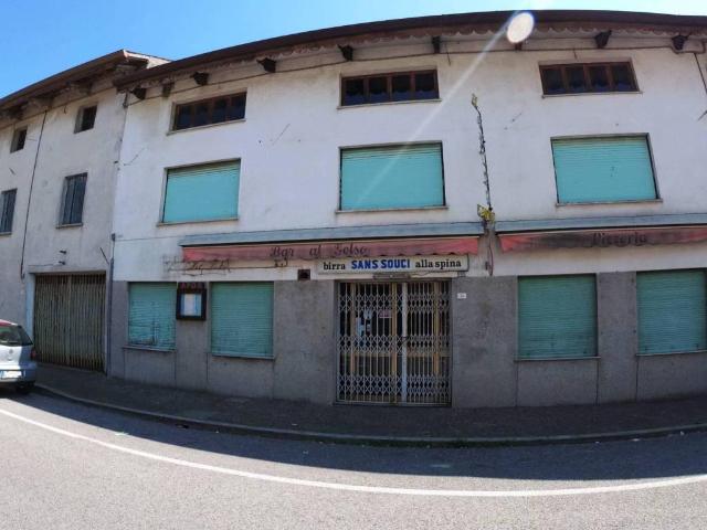 Locale Commerciale in vendita a Castions Di Strada, Friuli-Venezia Giulia
