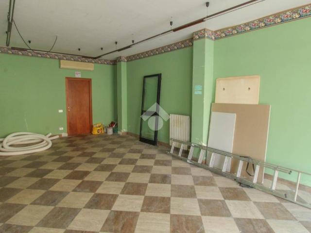 Locale Commerciale in vendita a Castrezzato, Brescia
