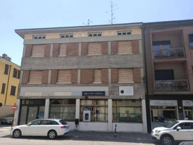 Locale Commerciale in vendita a Castrezzato, Lombardia