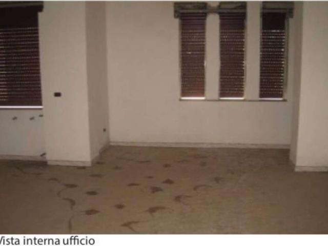 Locale Commerciale in vendita a Puglia, Lecce