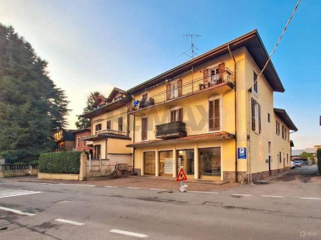 Locale Commerciale in vendita a Castronno, Lombardia