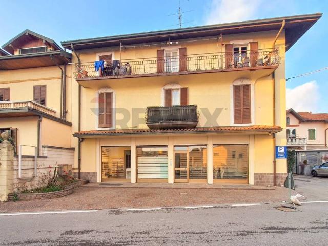 Locale Commerciale in vendita a Castronno, Lombardia