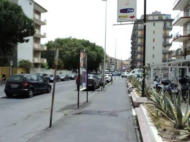 Locale Commerciale in vendita a Borgo-Sanzio, Catania